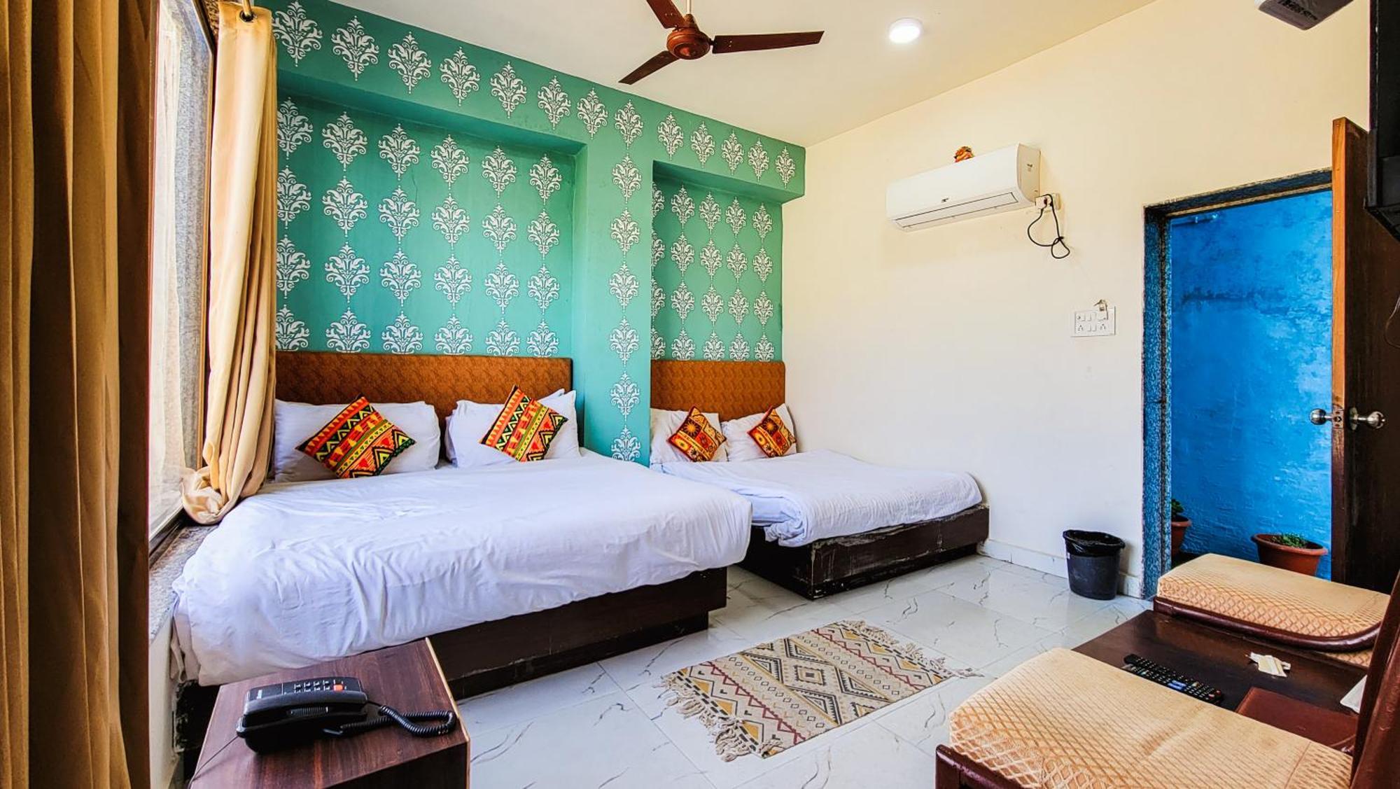 Rudraksha Inn Маунт-Абу Екстер'єр фото