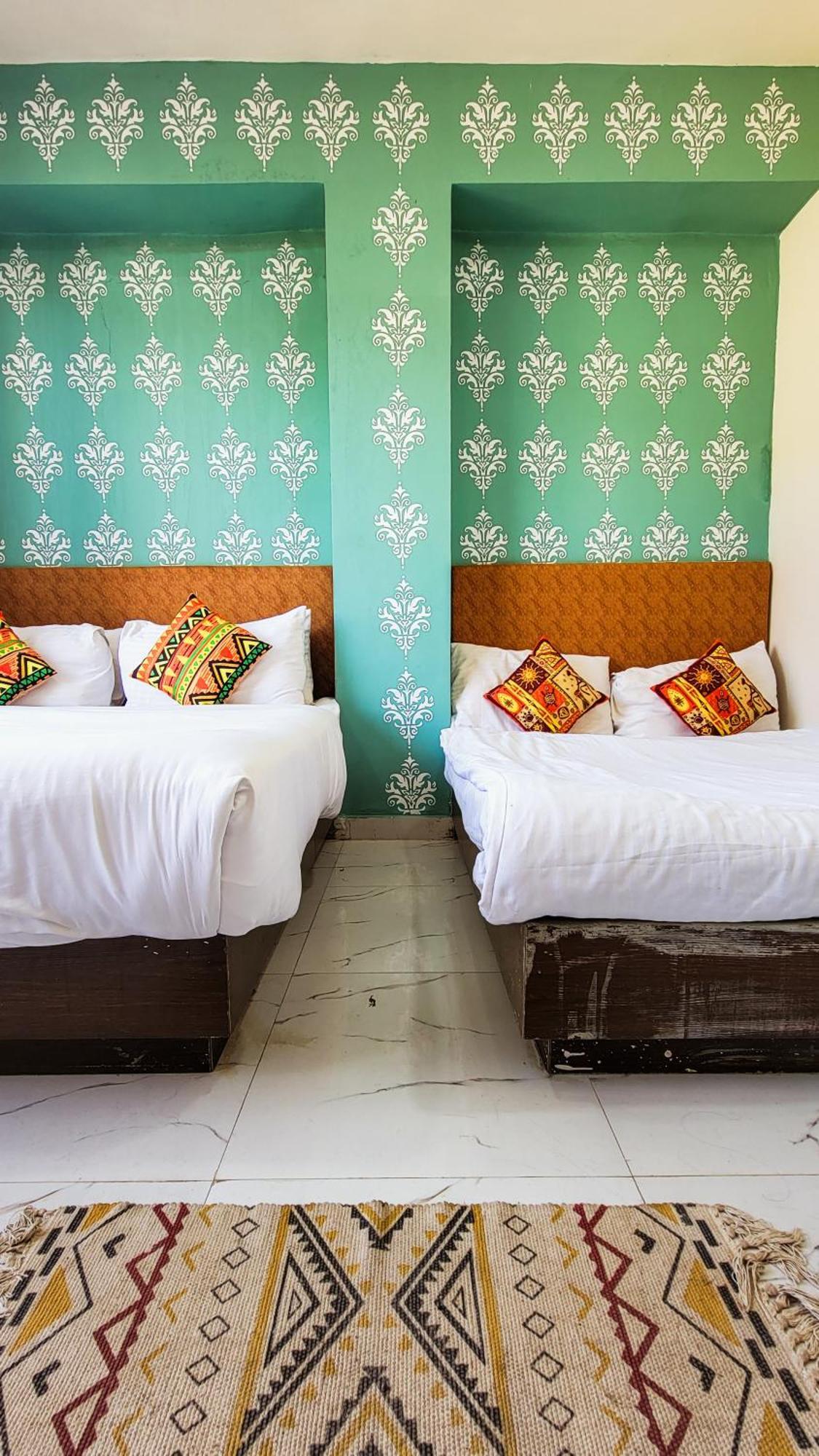Rudraksha Inn Маунт-Абу Екстер'єр фото