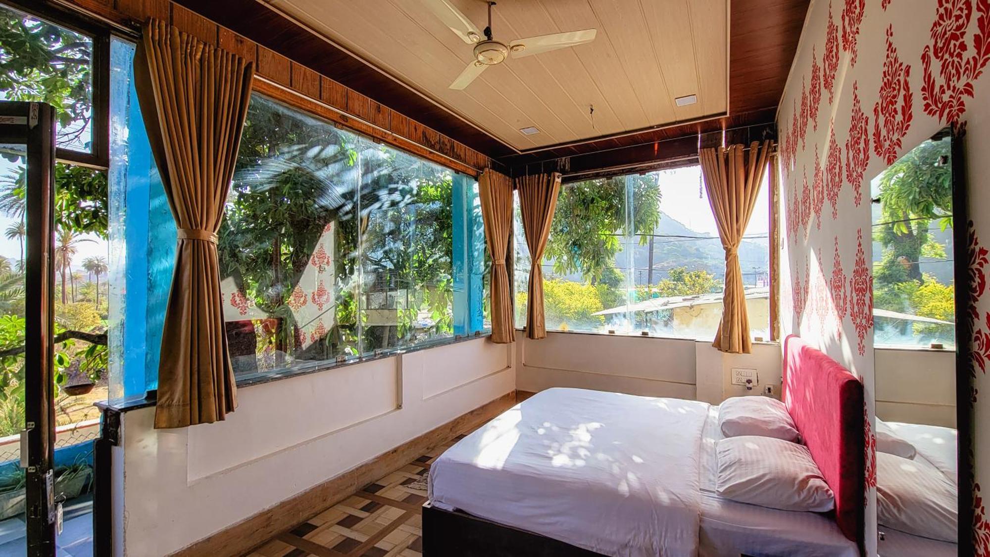 Rudraksha Inn Маунт-Абу Екстер'єр фото